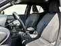 Toyota Yaris Cross 1.5 Hybrid 115 Dynamic / Dealer onderhouden / 10 jaar garantie mogelijk / Comfort Pack / Navigatie d.m.v. Apple Carplay/Android  Auto / Stuur-, stoel- en voorruitverwarming / Climate Control / 17" LM wielen /