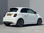 Abarth 500e Abarth Turismo 42 kWh / Accu SoH 98,43 % / CCS snel laden / Panorama dak / Navigatie / Sportstoelen / Climate Control / Apple Carplay Android / 18" LM wielen /
