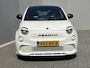 Abarth 500e Abarth Turismo 42 kWh / Accu SoH 98,43 % / CCS snel laden / Panorama dak / Navigatie / Sportstoelen / Climate Control / Apple Carplay Android / 18" LM wielen /