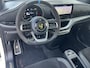 Abarth 500e Abarth Turismo 42 kWh / Accu SoH 98,43 % / CCS snel laden / Panorama dak / Navigatie / Sportstoelen / Climate Control / Apple Carplay Android / 18" LM wielen /