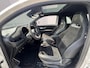 Abarth 500e Abarth Turismo 42 kWh / Accu SoH 98,43 % / CCS snel laden / Panorama dak / Navigatie / Sportstoelen / Climate Control / Apple Carplay Android / 18" LM wielen /