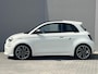 Abarth 500e Abarth Turismo 42 kWh / Accu SoH 98,43 % / CCS snel laden / Panorama dak / Navigatie / Sportstoelen / Climate Control / Apple Carplay Android / 18" LM wielen /