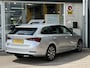 Skoda Octavia Combi 1.5 TSI First Edition | Wegklapbare trekhaak | Cruise adaptief | Stoelverwarming | Elektrische achterklep | LED | DAB | Lichtmetaal |