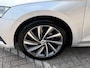 Skoda Octavia Combi 1.5 TSI First Edition | Wegklapbare trekhaak | Cruise adaptief | Stoelverwarming | Elektrische achterklep | LED | DAB | Lichtmetaal |