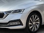 Skoda Octavia Combi 1.5 TSI First Edition | Wegklapbare trekhaak | Cruise adaptief | Stoelverwarming | Elektrische achterklep | LED | DAB | Lichtmetaal |