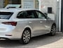 Skoda Octavia Combi 1.5 TSI First Edition | Wegklapbare trekhaak | Cruise adaptief | Stoelverwarming | Elektrische achterklep | LED | DAB | Lichtmetaal |