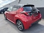 Toyota Yaris 1.5 Hybrid Dynamic edition Bi-tone zwart dak, leder, LED, Smart Key, Lichtmetalen velgen, Privacy glass, draadloze telefoonlader, elektr. buitenspiegels, navigatie Apple CarPlay/Android Auto