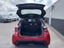Toyota Yaris 1.5 Hybrid Dynamic edition Bi-tone zwart dak, leder, LED, Smart Key, Lichtmetalen velgen, Privacy glass, draadloze telefoonlader, elektr. buitenspiegels, navigatie Apple CarPlay/Android Auto