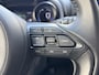 Toyota Yaris 1.5 Hybrid Dynamic edition Bi-tone zwart dak, leder, LED, Smart Key, Lichtmetalen velgen, Privacy glass, draadloze telefoonlader, elektr. buitenspiegels, navigatie Apple CarPlay/Android Auto