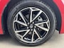 Toyota Yaris 1.5 Hybrid Dynamic edition Bi-tone zwart dak, leder, LED, Smart Key, Lichtmetalen velgen, Privacy glass, draadloze telefoonlader, elektr. buitenspiegels, navigatie Apple CarPlay/Android Auto
