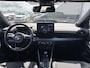 Toyota Yaris 1.5 Hybrid Dynamic edition Bi-tone zwart dak, leder, LED, Smart Key, Lichtmetalen velgen, Privacy glass, draadloze telefoonlader, elektr. buitenspiegels, navigatie Apple CarPlay/Android Auto