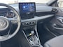 Toyota Yaris 1.5 Hybrid Dynamic edition Bi-tone zwart dak, leder, LED, Smart Key, Lichtmetalen velgen, Privacy glass, draadloze telefoonlader, elektr. buitenspiegels, navigatie Apple CarPlay/Android Auto