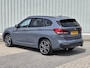 BMW X1 xDrive20i High Executive / Dealer Onderhouden / Sportstoelen / Harman & Kardon Audio / Memoryseats / HUD / Elektrische Kofferbak / Afneembare Trekhaak 2000 KG / Camera / Stoelverwarming / Cruise Control / Climate Control /