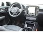 Volvo XC40 Single Motor Extended Range Ultimate 82 kWh / Adaptieve cruise control / Elektrische achterklep / Stoel - en stuurwielverwarming / Elektrisch verstelbare voorstoelen met geheugen / Extra getint glas / 360 Camera / Harman Kardon /