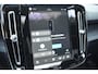 Volvo XC40 Single Motor Extended Range Ultimate 82 kWh / Adaptieve cruise control / Elektrische achterklep / Stoel - en stuurwielverwarming / Elektrisch verstelbare voorstoelen met geheugen / Extra getint glas / 360 Camera / Harman Kardon /