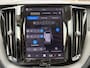 Volvo XC60 Plug-In Hybrid AWD T8 Plus Dark HEAD-UP DISPLAY | 360 CAMERA | PANORAMA DAK | HARMAN/KARDON SOUND | VOORSTOELEN MET GEHEUGEN | ADAPT. CRUISE CONTROL