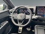 Volkswagen T-Roc 1.5 eTSI 150pk DSG R-Line | Elektrische achterklep | Trekhaak | Black Style
