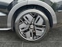 Volkswagen T-Roc 1.5 eTSI 150pk DSG R-Line | Elektrische achterklep | Trekhaak | Black Style