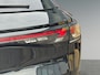 Volkswagen T-Roc 1.5 eTSI 150pk DSG R-Line | Elektrische achterklep | Trekhaak | Black Style