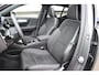 Volvo XC40 B4 211PK Automaat Plus Dark / Lounge Pakket / Extra getint glas / 360 Camera / 20'' velgen / Panoramadak / Elektrische stoelen met geheugen / Harman Kardon / Microtech/Nubuck bekleding
