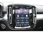 Volvo XC40 B4 211PK Automaat Plus Dark / Lounge Pakket / Extra getint glas / 360 Camera / 20'' velgen / Panoramadak / Elektrische stoelen met geheugen / Harman Kardon / Microtech/Nubuck bekleding