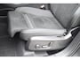 Volvo XC40 B4 211PK Automaat Plus Dark / Lounge Pakket / Extra getint glas / 360 Camera / 20'' velgen / Panoramadak / Elektrische stoelen met geheugen / Harman Kardon / Microtech/Nubuck bekleding