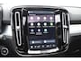 Volvo XC40 B4 211PK Automaat Plus Dark / Lounge Pakket / Extra getint glas / 360 Camera / 20'' velgen / Panoramadak / Elektrische stoelen met geheugen / Harman Kardon / Microtech/Nubuck bekleding