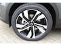 Volvo XC40 B4 211PK Automaat Plus Dark / Lounge Pakket / Extra getint glas / 360 Camera / 20'' velgen / Panoramadak / Elektrische stoelen met geheugen / Harman Kardon / Microtech/Nubuck bekleding