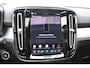 Volvo XC40 B4 211PK Automaat Plus Dark / Lounge Pakket / Extra getint glas / 360 Camera / 20'' velgen / Panoramadak / Elektrische stoelen met geheugen / Harman Kardon / Microtech/Nubuck bekleding