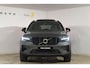 Volvo XC40 B4 211PK Automaat Plus Dark / Lounge Pakket / Extra getint glas / 360 Camera / 20'' velgen / Panoramadak / Elektrische stoelen met geheugen / Harman Kardon / Microtech/Nubuck bekleding