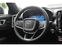 Volvo XC40 B4 211PK Automaat Plus Dark / Lounge Pakket / Extra getint glas / 360 Camera / 20'' velgen / Panoramadak / Elektrische stoelen met geheugen / Harman Kardon / Microtech/Nubuck bekleding