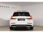 Volvo V60 T8 455PK Plug-in hybrid AWD Ultra Dark Performance Edition / Polestar Optimalisatie / Glossy black Logo's / 360 Camera / Harman Kardon audio / Head-up display / Panorama dak / 19" / Stoel- en stuurverwarming