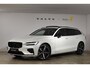 Volvo V60 T8 455PK Plug-in hybrid AWD Ultra Dark Performance Edition / Polestar Optimalisatie / Glossy black Logo's / 360 Camera / Harman Kardon audio / Head-up display / Panorama dak / 19" / Stoel- en stuurverwarming