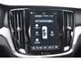 Volvo V60 T8 455PK Plug-in hybrid AWD Ultra Dark Performance Edition / Polestar Optimalisatie / Glossy black Logo's / 360 Camera / Harman Kardon audio / Head-up display / Panorama dak / 19" / Stoel- en stuurverwarming