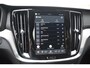 Volvo V60 T8 455PK Plug-in hybrid AWD Ultra Dark Performance Edition / Polestar Optimalisatie / Glossy black Logo's / 360 Camera / Harman Kardon audio / Head-up display / Panorama dak / 19" / Stoel- en stuurverwarming