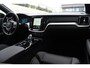Volvo V60 T8 455PK Plug-in hybrid AWD Ultra Dark Performance Edition / Polestar Optimalisatie / Glossy black Logo's / 360 Camera / Harman Kardon audio / Head-up display / Panorama dak / 19" / Stoel- en stuurverwarming