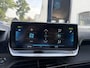 Peugeot e-2008 EV GT Pack 50 kWh | Schuif-Kanteldak | Stoelverwarming | FULL LED koplampen | Achteruitrij-Camera | Adaptieve Cruise control | Alcantara Bekleding | Navigatie en Apple caprplay en Android auto |