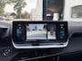 Peugeot e-2008 EV GT Pack 50 kWh | Schuif-Kanteldak | Stoelverwarming | FULL LED koplampen | Achteruitrij-Camera | Adaptieve Cruise control | Alcantara Bekleding | Navigatie en Apple caprplay en Android auto |