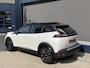 Peugeot e-2008 EV GT Pack 50 kWh | Schuif-Kanteldak | Stoelverwarming | FULL LED koplampen | Achteruitrij-Camera | Adaptieve Cruise control | Alcantara Bekleding | Navigatie en Apple caprplay en Android auto |