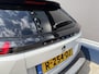 Peugeot e-2008 EV GT Pack 50 kWh | Schuif-Kanteldak | Stoelverwarming | FULL LED koplampen | Achteruitrij-Camera | Adaptieve Cruise control | Alcantara Bekleding | Navigatie en Apple caprplay en Android auto |
