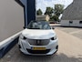 Peugeot e-2008 EV GT Pack 50 kWh | Schuif-Kanteldak | Stoelverwarming | FULL LED koplampen | Achteruitrij-Camera | Adaptieve Cruise control | Alcantara Bekleding | Navigatie en Apple caprplay en Android auto |