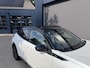 Peugeot e-2008 EV GT Pack 50 kWh | Schuif-Kanteldak | Stoelverwarming | FULL LED koplampen | Achteruitrij-Camera | Adaptieve Cruise control | Alcantara Bekleding | Navigatie en Apple caprplay en Android auto |