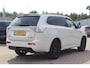 Mitsubishi Outlander 2.0 PHEV instyle+ | Schuifdak | Leder | Camera | Trekhaak | Climate control | Cruise control
