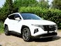 Hyundai Tucson 1.6 T-GDI PHEV Premium Sky 4WD 265 PK | Panoramadak | 360 Camera | Lederen bekleding | Stoelverwarming/verkoeling | Memory seats | Elek. Klep | Navigatie | CarPlay