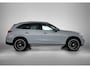 Mercedes-Benz GLC 300e 4MATIC Business Solution AMG | Advanced plus | Nightpakket | Parkeerpakket met achteruitcamera | Trekhaak | Panoramaschuifdak | Treeplanken in aluminiumlook | 20" multispaaks lichtmetalen AMG velgen |