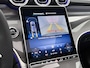 Mercedes-Benz GLC 300e 4MATIC Business Solution AMG | Advanced plus | Nightpakket | Parkeerpakket met achteruitcamera | Trekhaak | Panoramaschuifdak | Treeplanken in aluminiumlook | 20" multispaaks lichtmetalen AMG velgen |