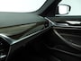 BMW 5-Serie Touring 520i Luury Line / HIFI / Park assist / Leder / Trekhaak / Comfortstoelen / LED / Alu wielen 18 inch