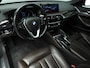 BMW 5-Serie Touring 520i Luury Line / HIFI / Park assist / Leder / Trekhaak / Comfortstoelen / LED / Alu wielen 18 inch