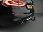 BMW 5-Serie Touring 520i Luury Line / HIFI / Park assist / Leder / Trekhaak / Comfortstoelen / LED / Alu wielen 18 inch