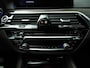BMW 5-Serie Touring 520i Luury Line / HIFI / Park assist / Leder / Trekhaak / Comfortstoelen / LED / Alu wielen 18 inch